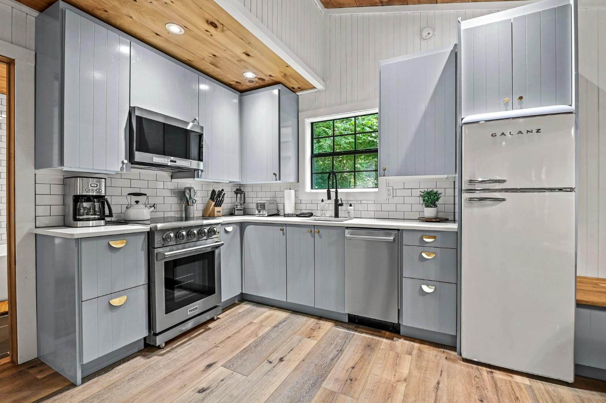 Smoky Mountains Hut Tub Cabin Dog Friendly 塞维尔维尔 外观 照片