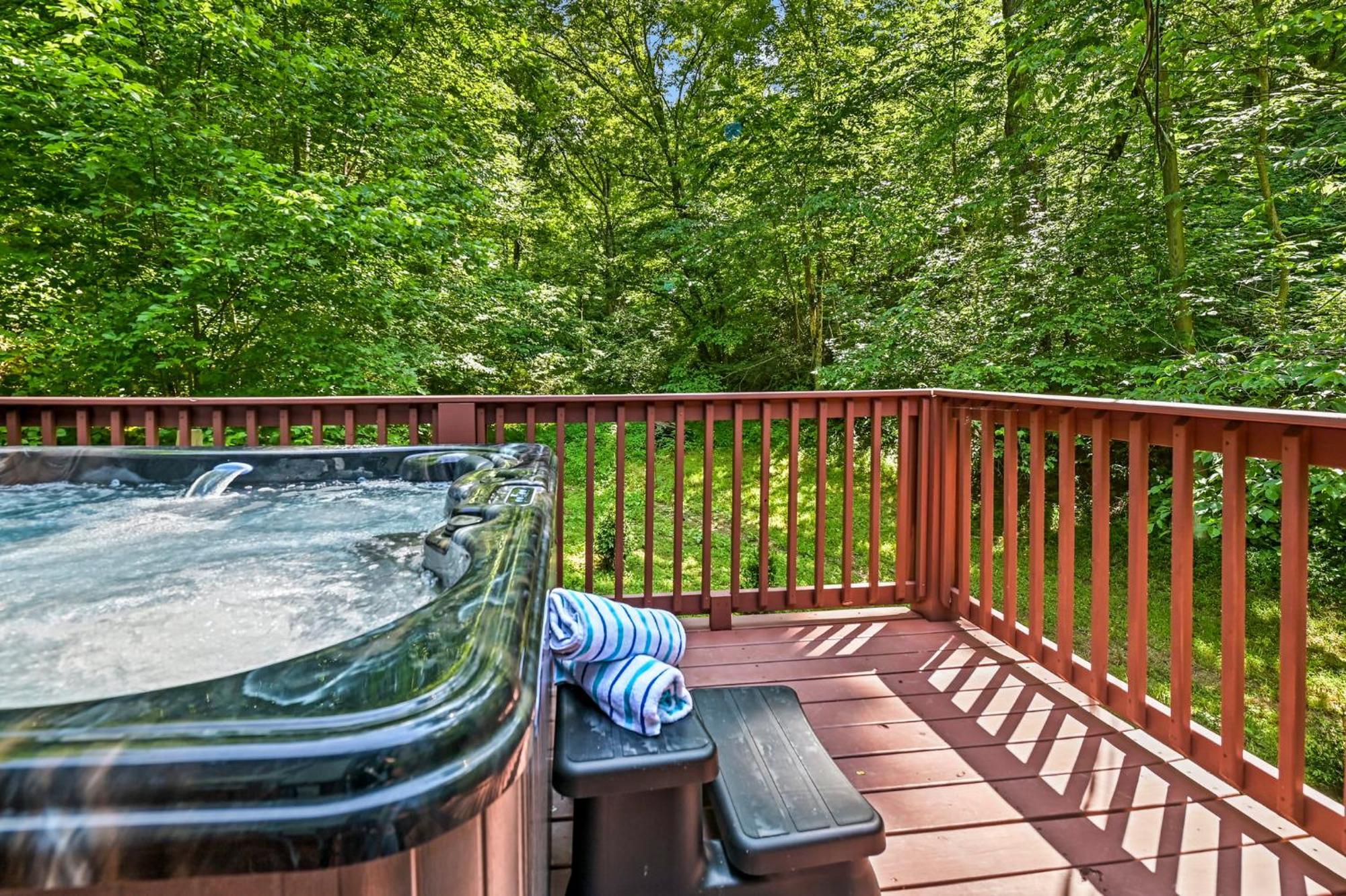 Smoky Mountains Hut Tub Cabin Dog Friendly 塞维尔维尔 外观 照片