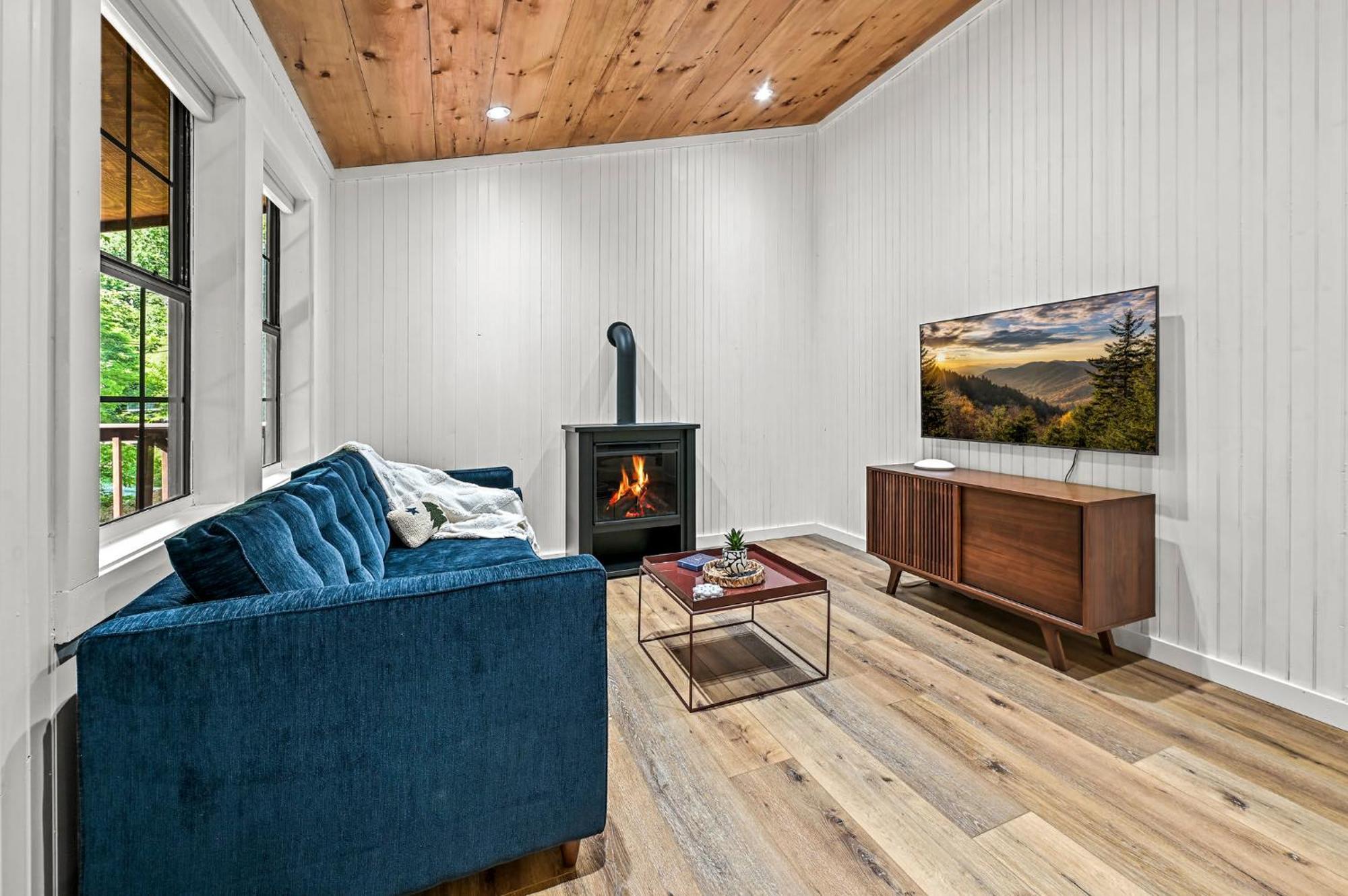Smoky Mountains Hut Tub Cabin Dog Friendly 塞维尔维尔 外观 照片